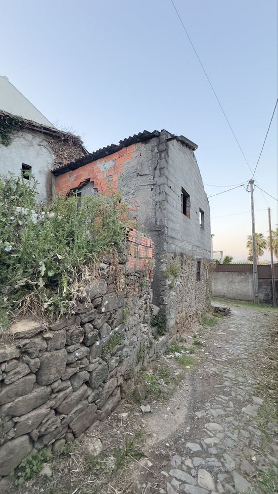 Casa em Ruína para Reconstrução | Donas – Fundão, Castelo Branco