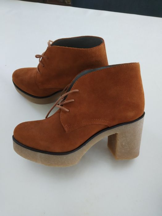 Botins de camurça Camel