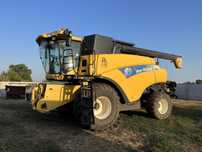 Комбайн New Holland CR9080