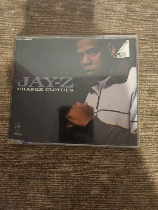 CD Jayz Change clothes