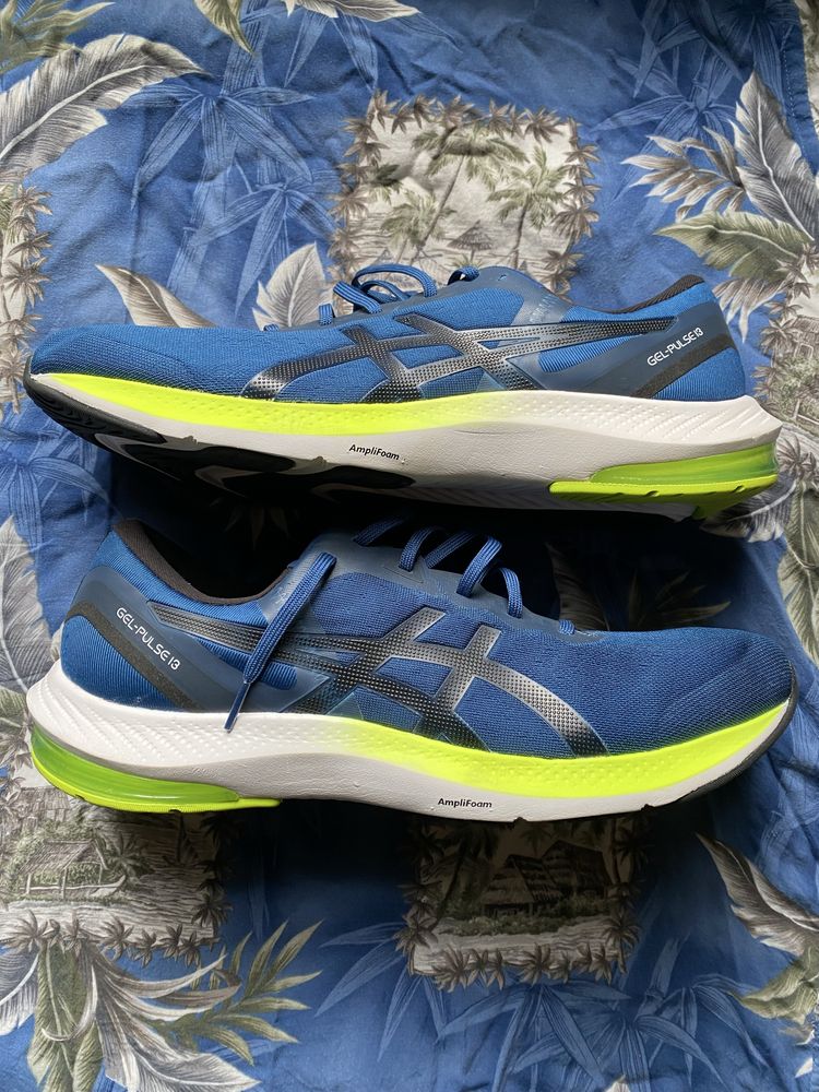 Продам бігові кросівки Asics Gel pulse 13