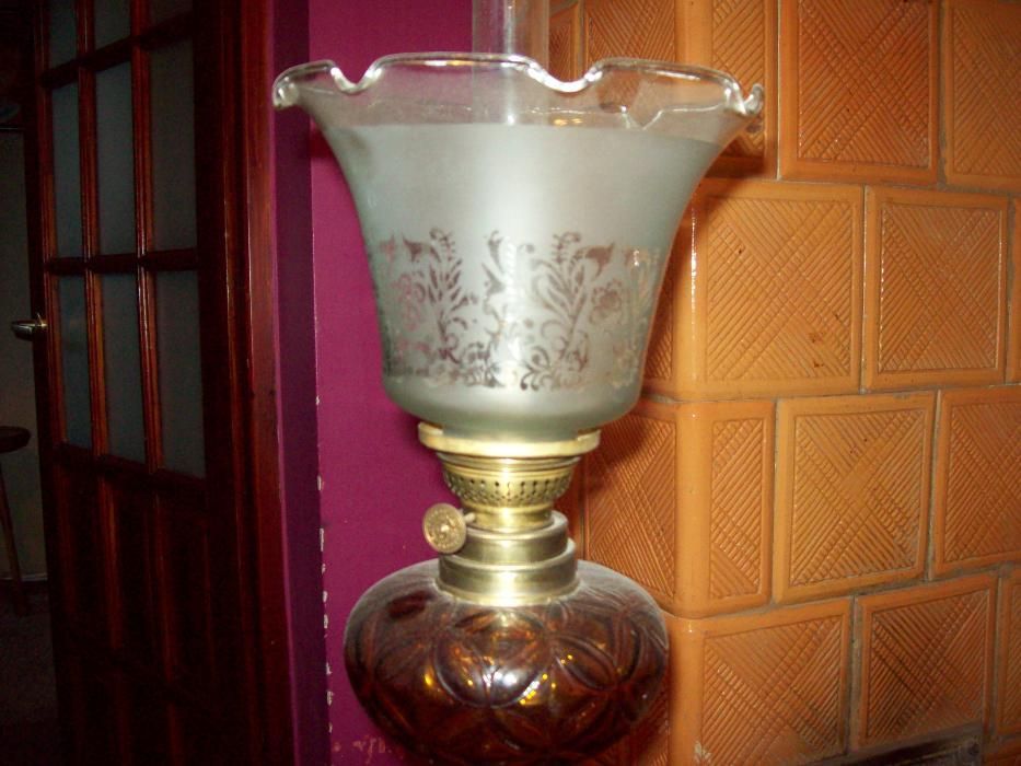 ORYGINALNA stara lampa naftowa figuralna porcelanowa