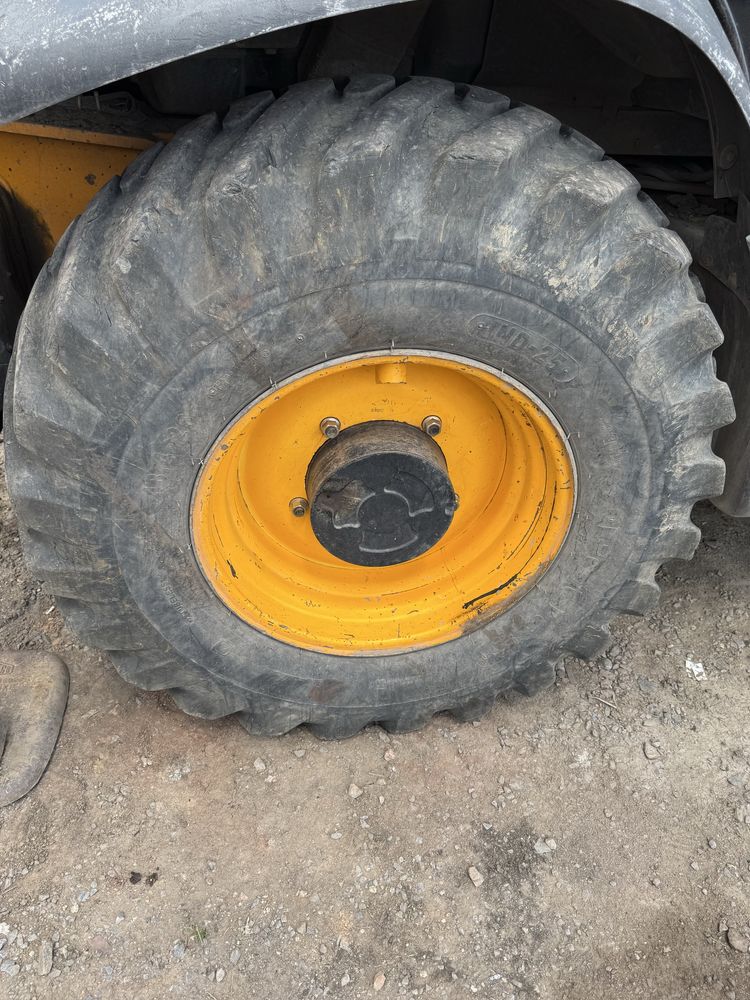 Екскаватор навантажувач   JCB 3CX 2011.