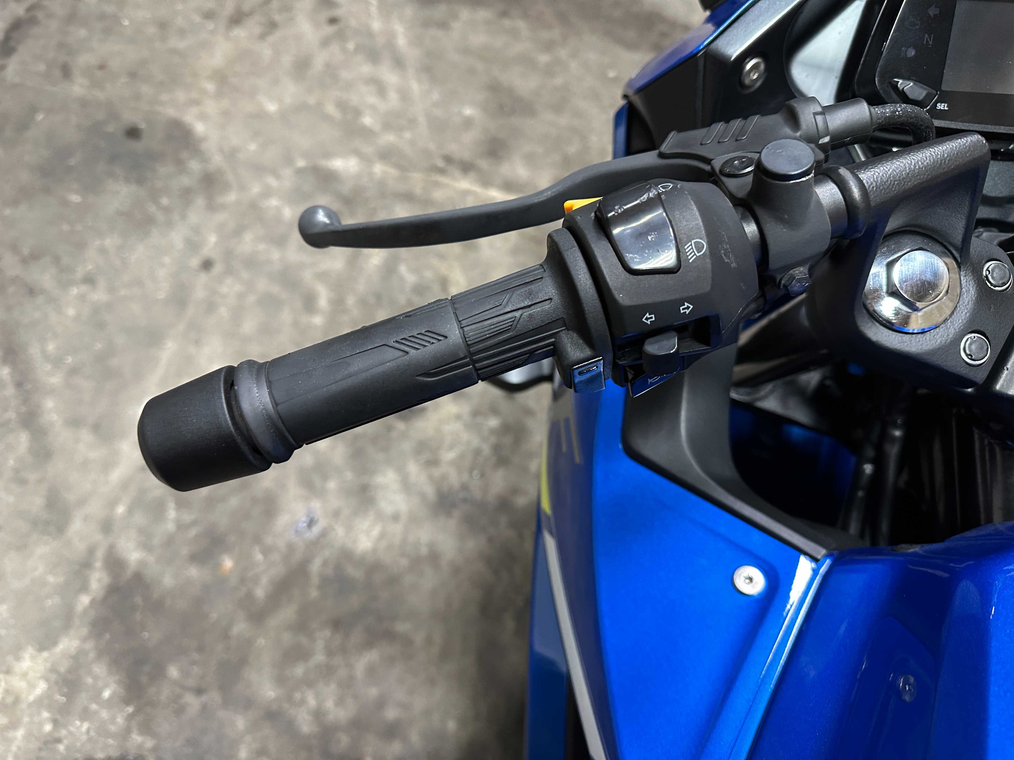 Suzuki GIXXER250SF Джіксер