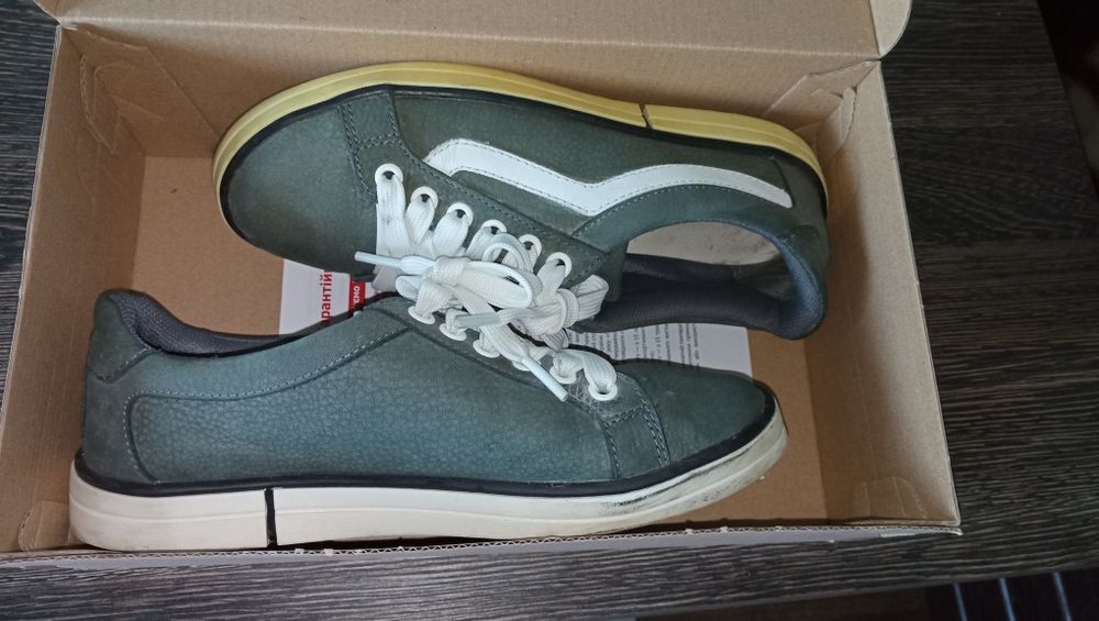 Мокасини,тип шкіри-нубук,р.37,по устілці 23,5 см,в гарному стані,торг.