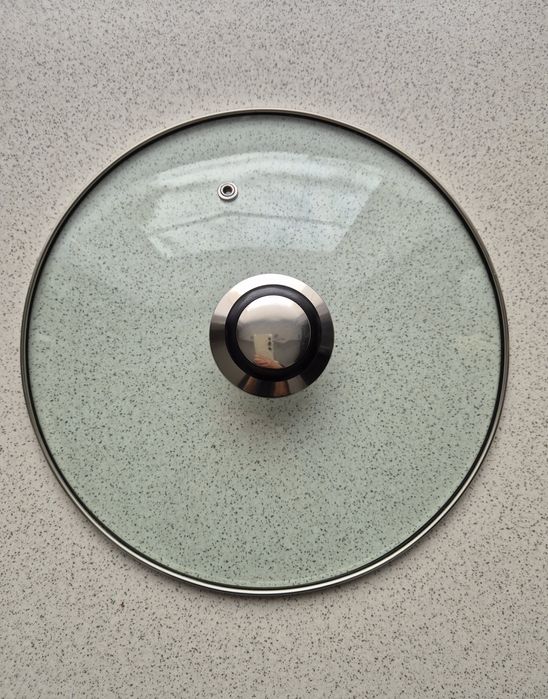 Patelnia ze stali szlachetnej z przykrywką 26 cm