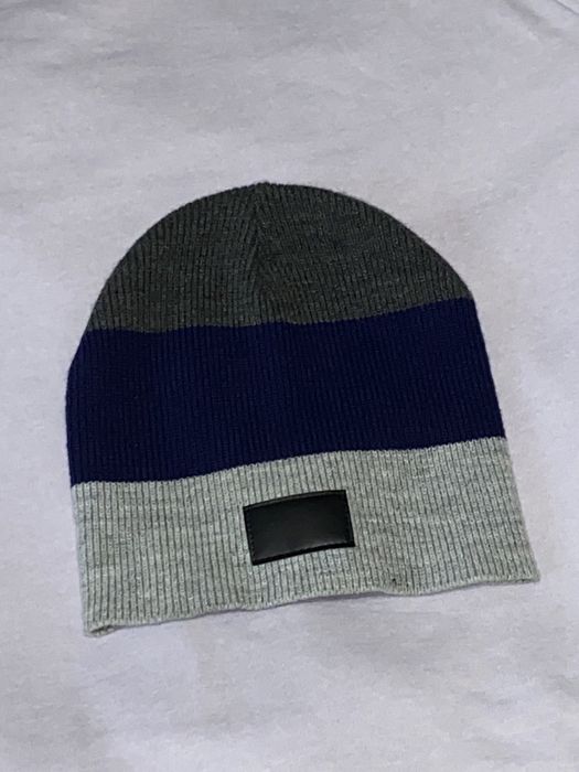Чоловіча шапка в полоску без підкладки