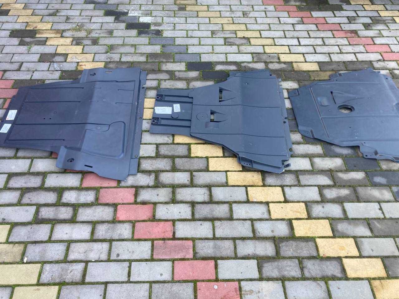 Захист двигуна на Renault Megane 2 Scenic 2 Megane 3 Scenic 3 Megane 4