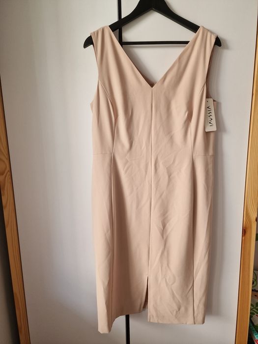 Beżowa sukienka na chrzciny lub wesele Vissavi rozm 44