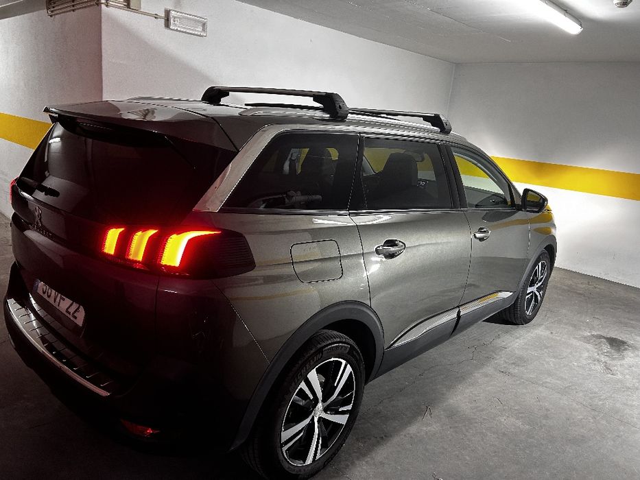 Peugeot 5008 Allure 1.5 impecável