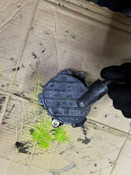 Вакуумный насос под OM611