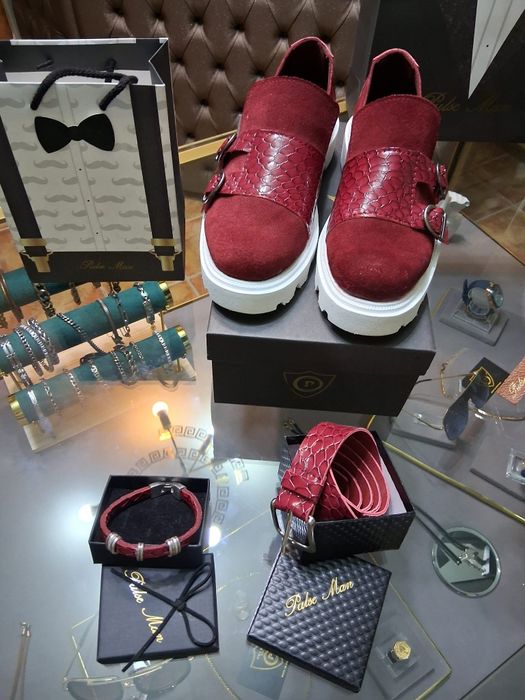 Sapatos em pele+pulseira+cinto