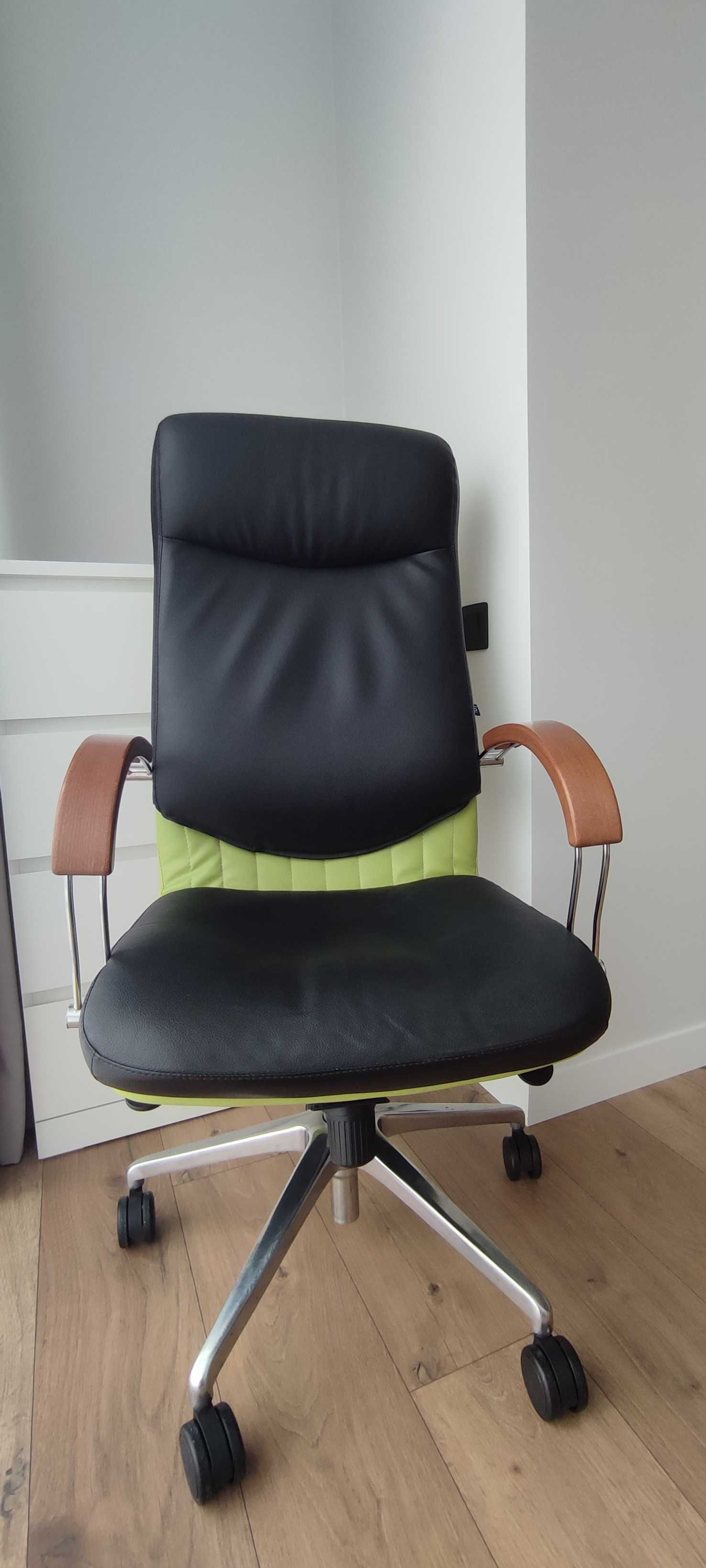 Шкіряне офісне крісло