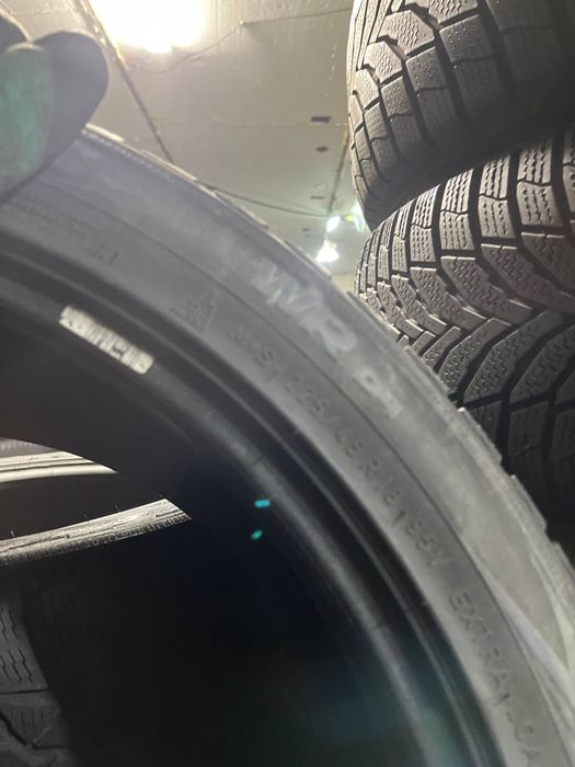 Комплект зимової гуми 225/45/18 Nokian