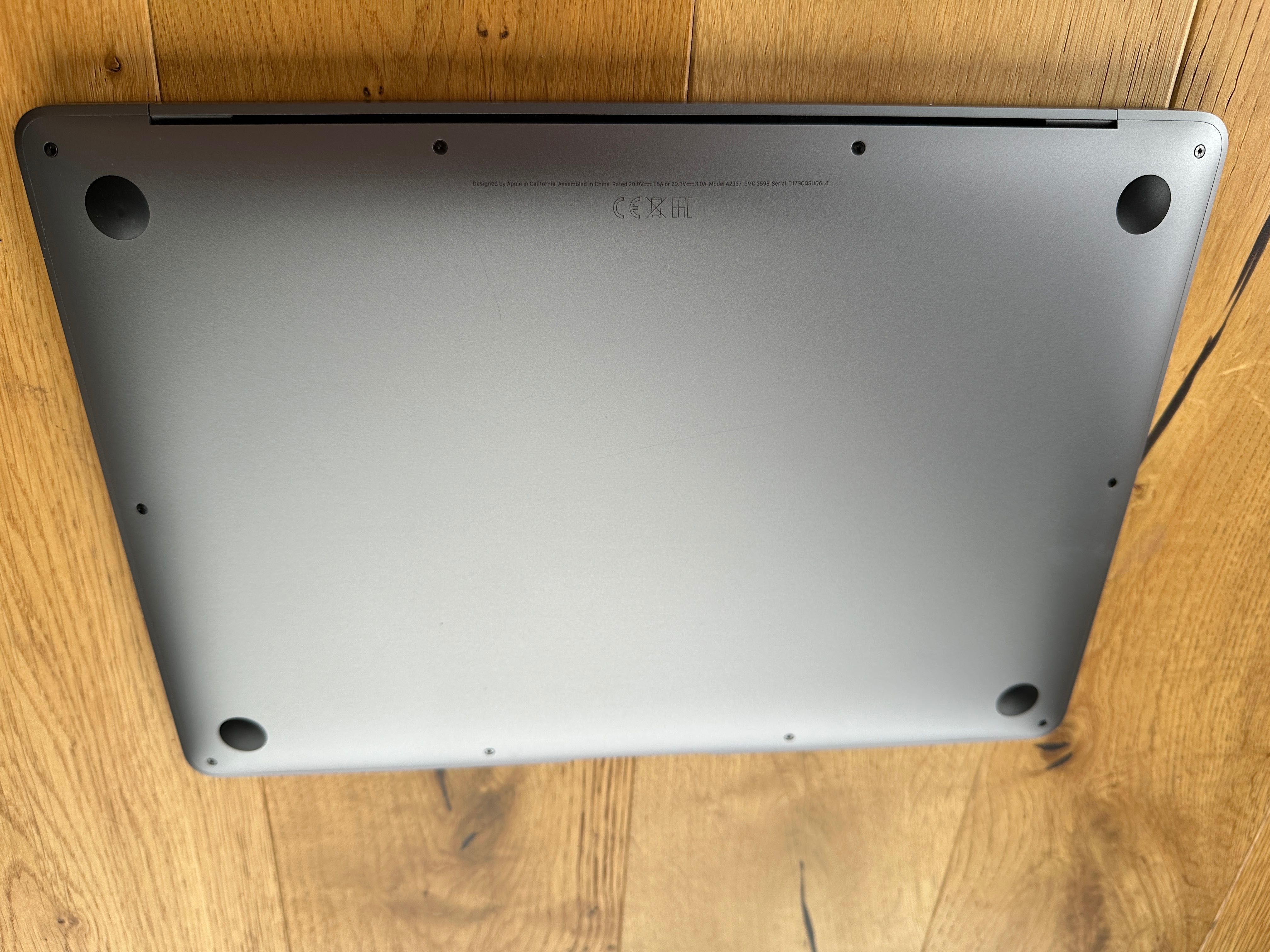 MacBook Air M1 13 cali