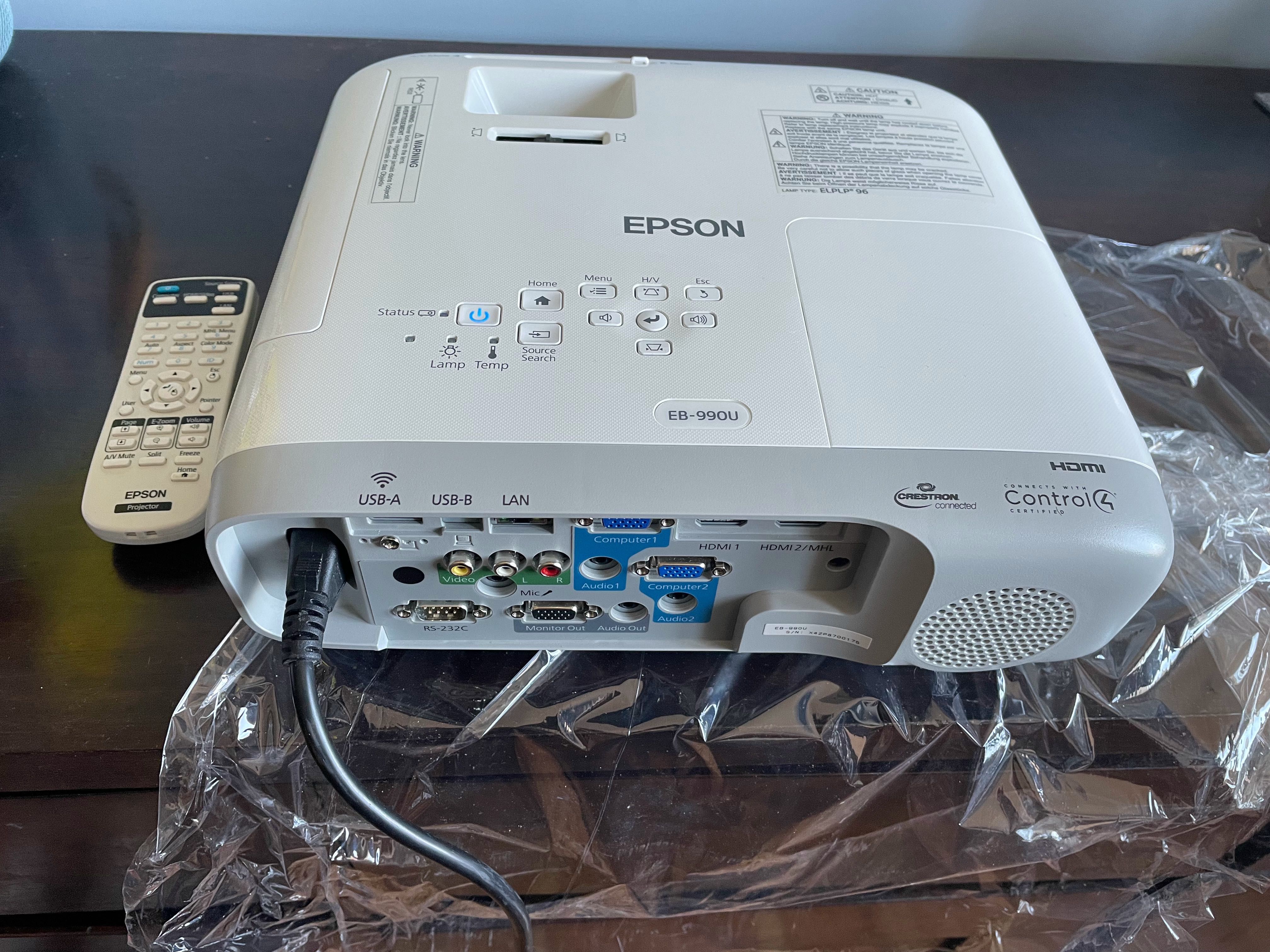 EPSON EB-990U + uchwyt sufitowy + ekran ręcznie rozwijany + HDMI