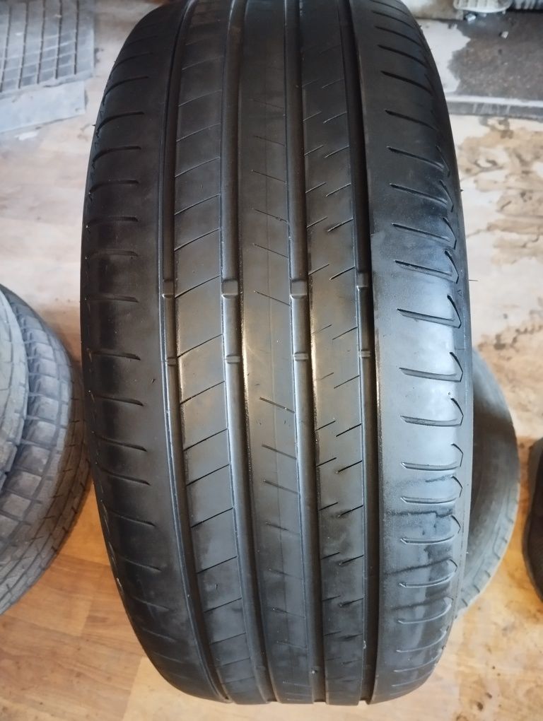 Одна літня шина Bridgestone 245/50/19