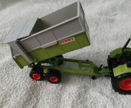 Traktor Claas z przyczepa - Dickie Toys