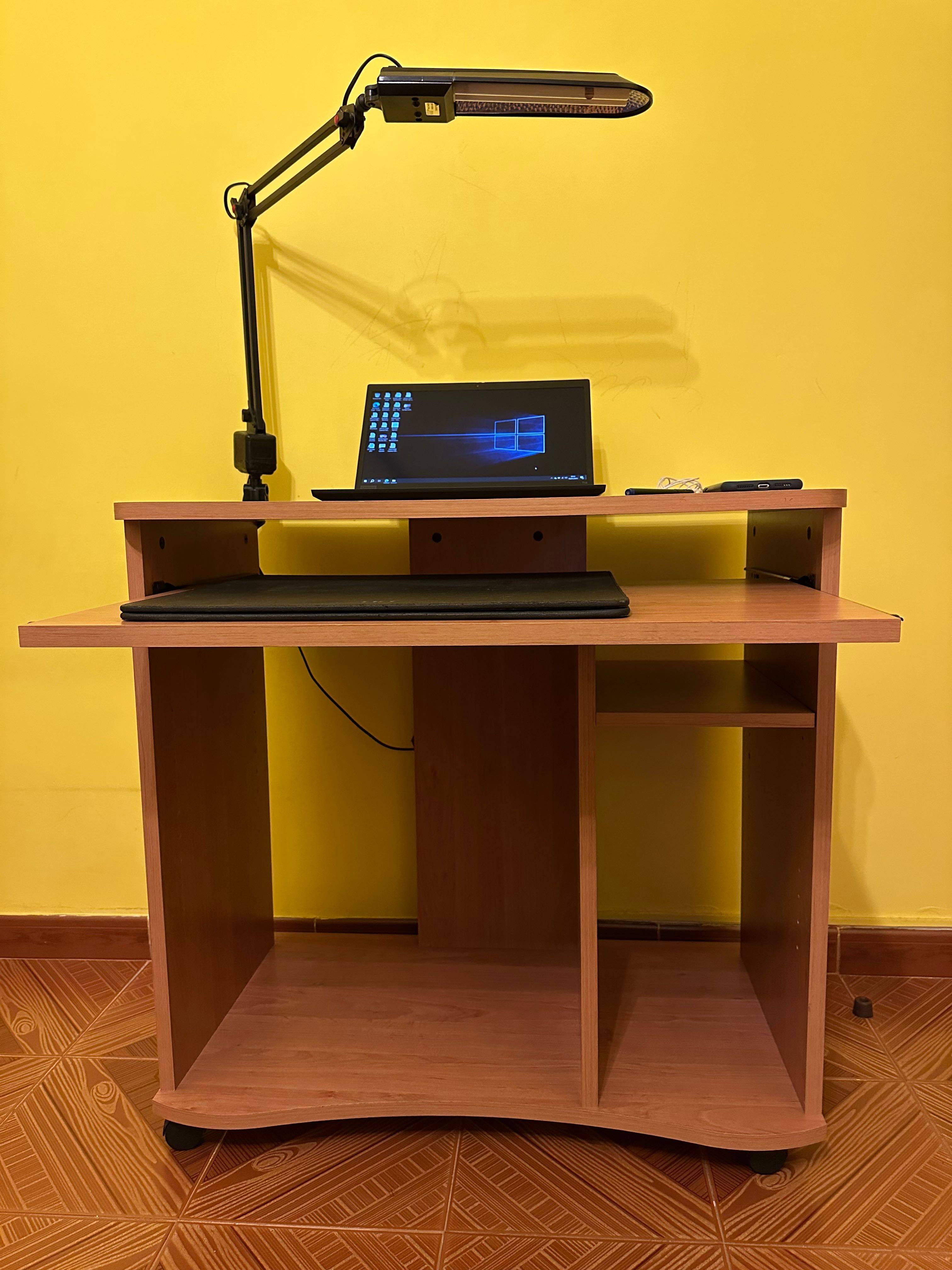 Mesa de estudo, secretaria, mesa de computador