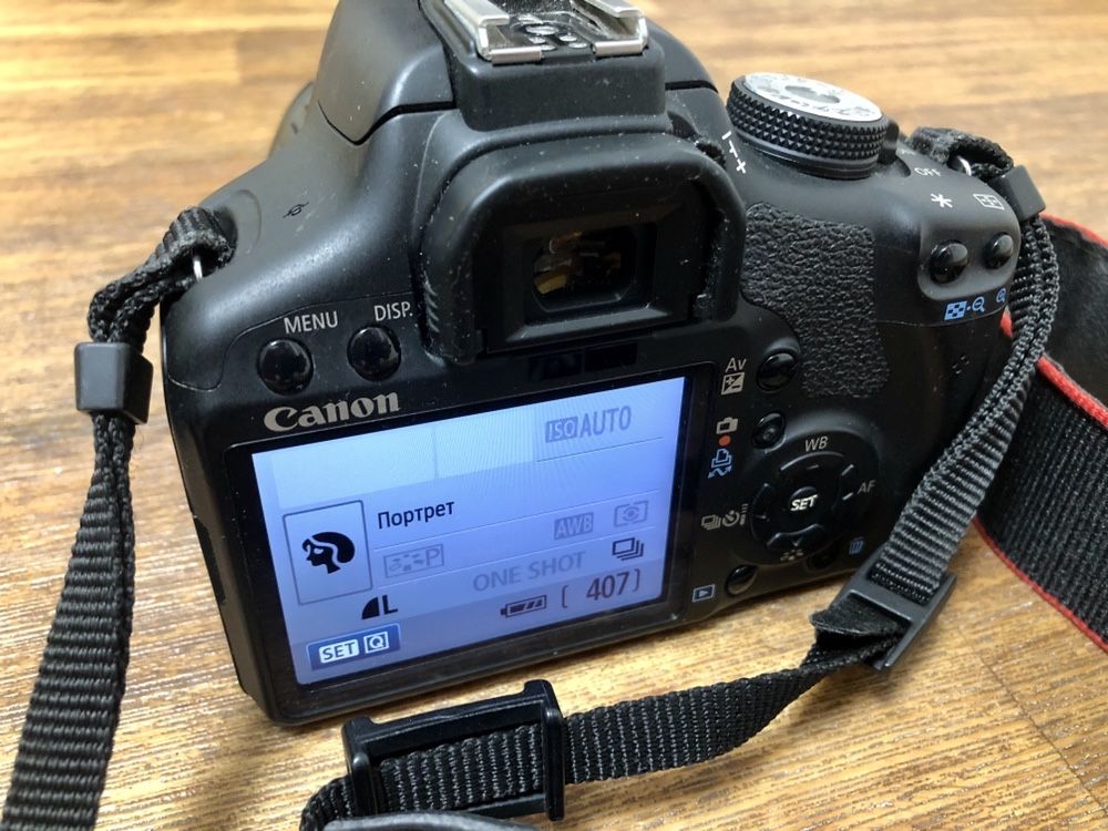 Зеркальный фотоаппарат Canon EOS500D