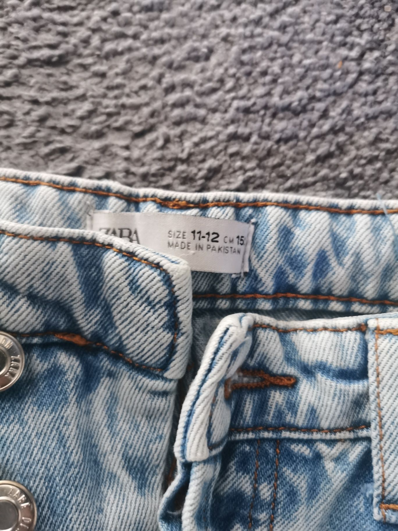 jeansowe spodnie proste dziewczęce 152