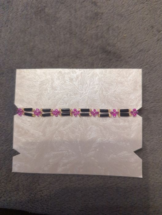 Bransoletka na gumce z zapięciem