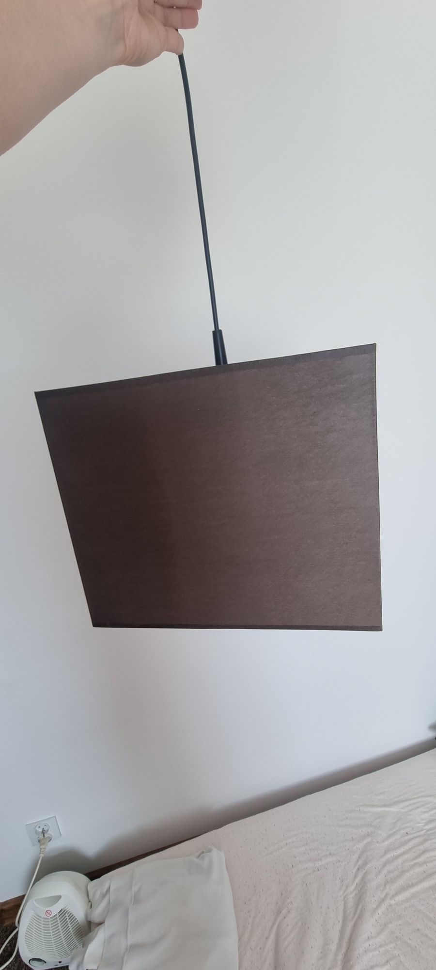 Lampa wiszącą kolor czarno-brązowy