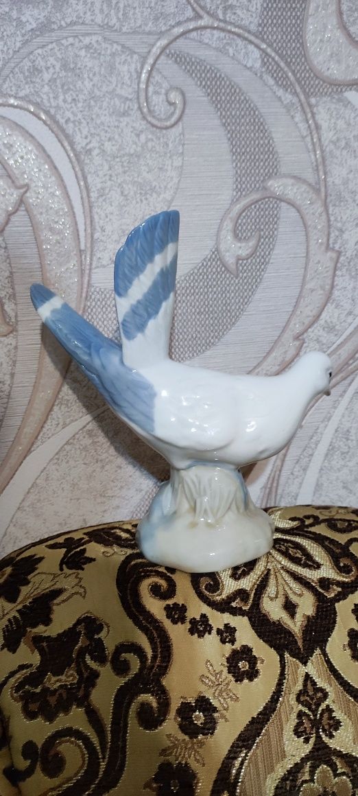Сувенір статуетка голуб птах