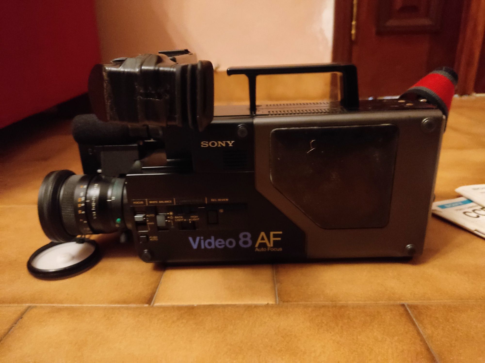 Câmera Sony vídeo 8 CCD-V7AF-E (ano 1990)