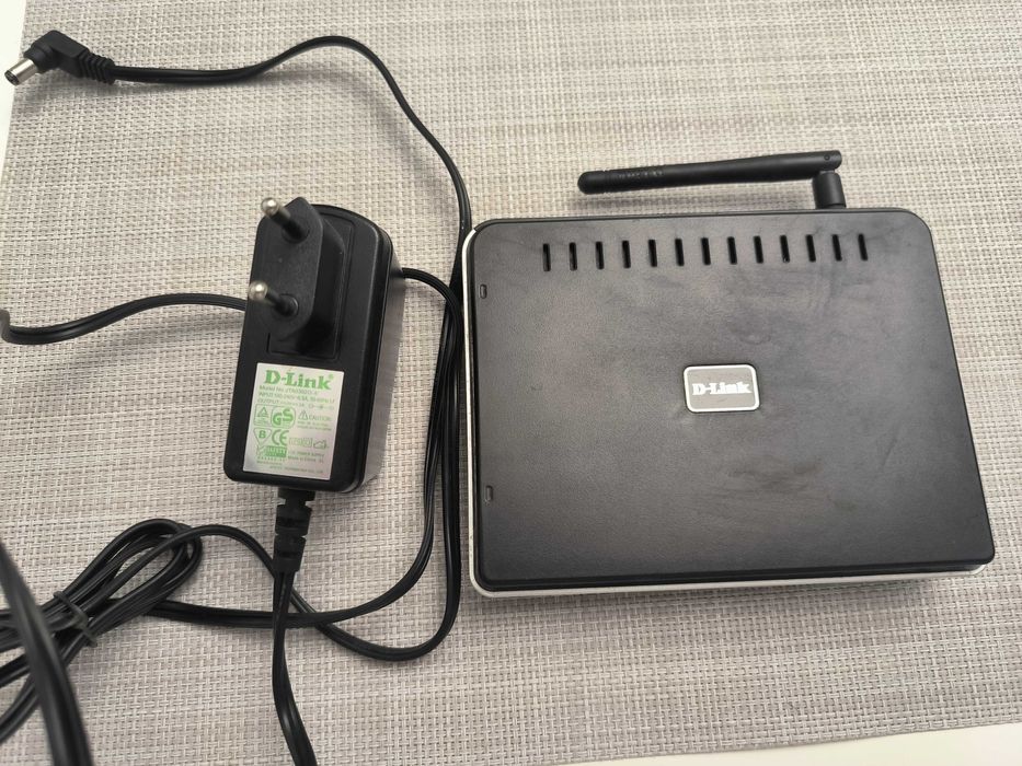 Роутер, маршрутізатор D-Link DIR-320 в робочому стані