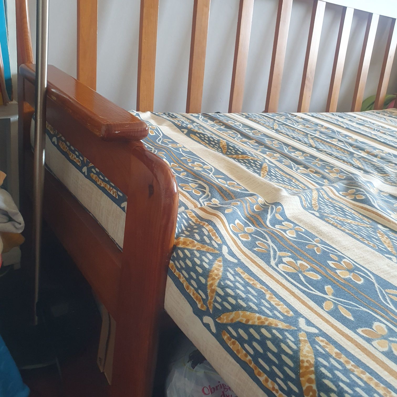 Sofá cama - madeira