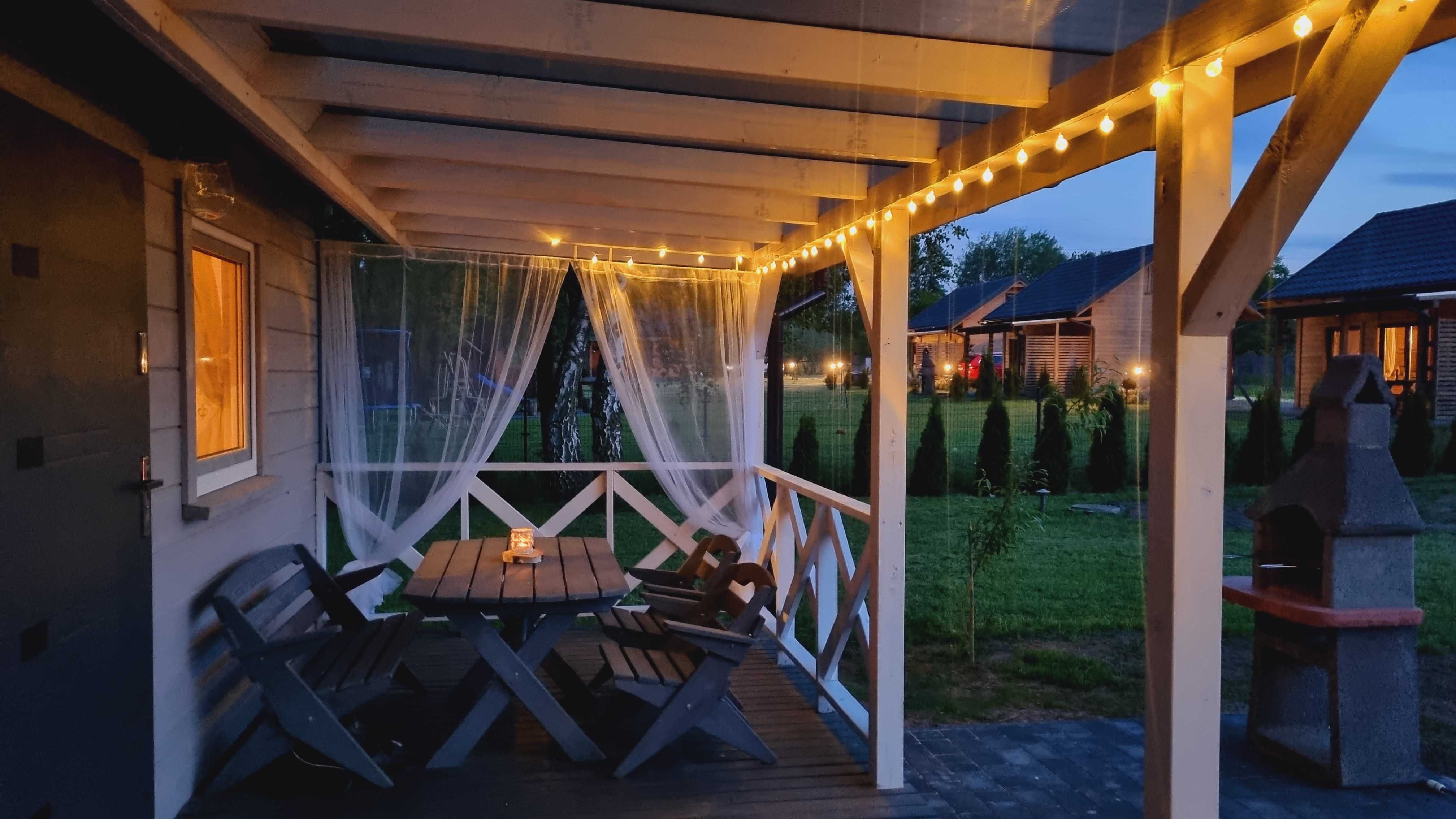 Domek nad jeziorem w Marianowie