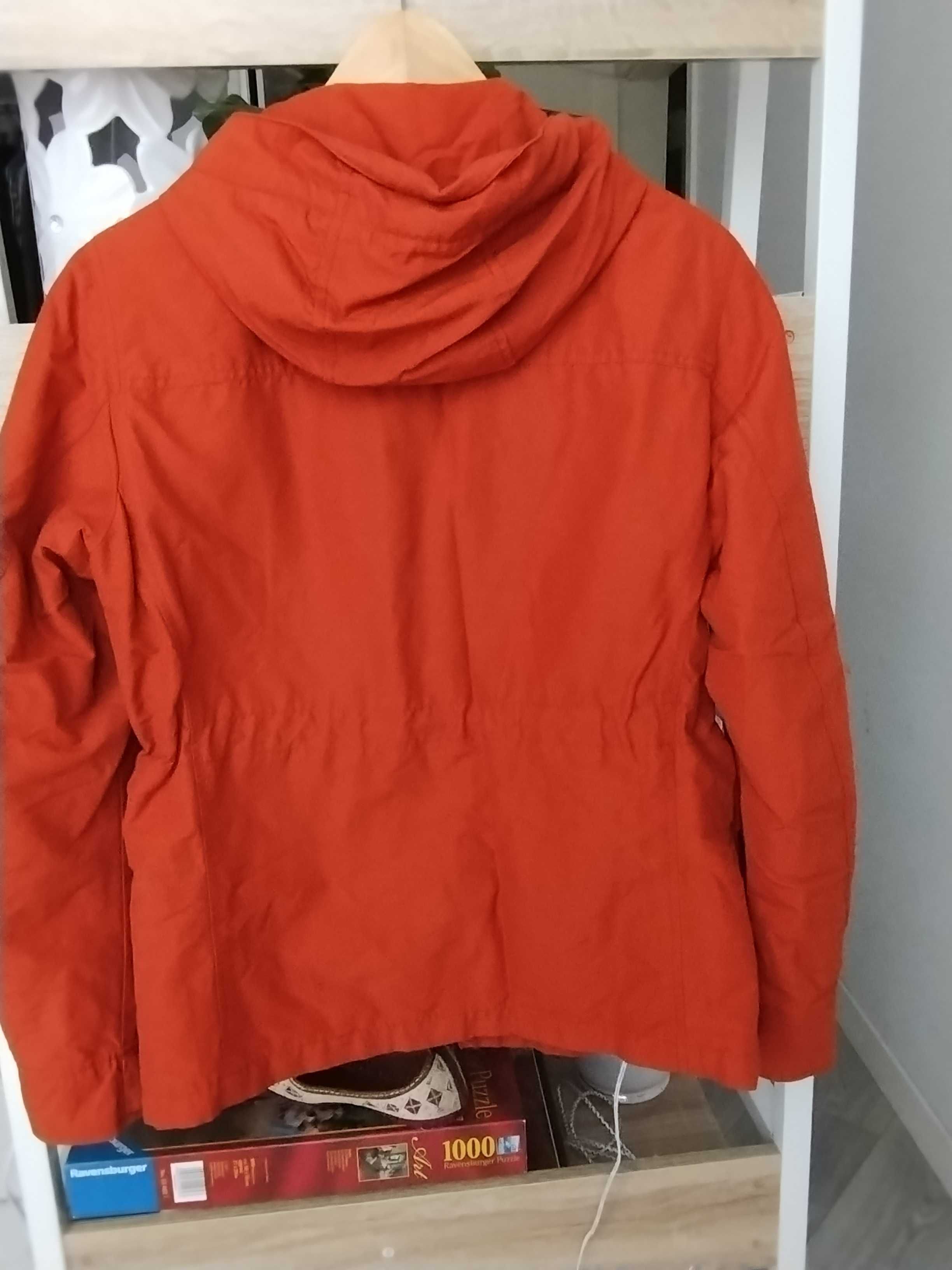 Lekka kurtka Uniqlo.