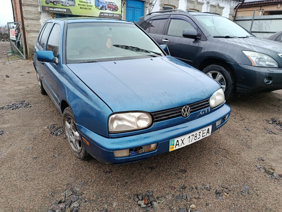 Продам Фольксваген гольф 1.8