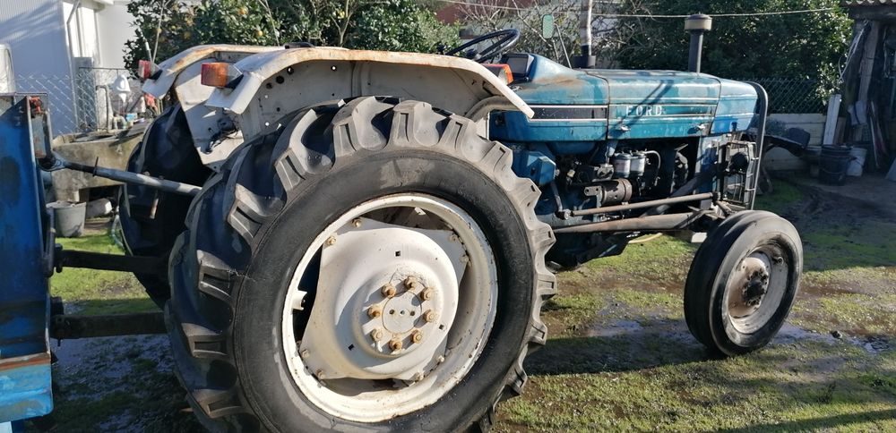 Trator Ford 2910