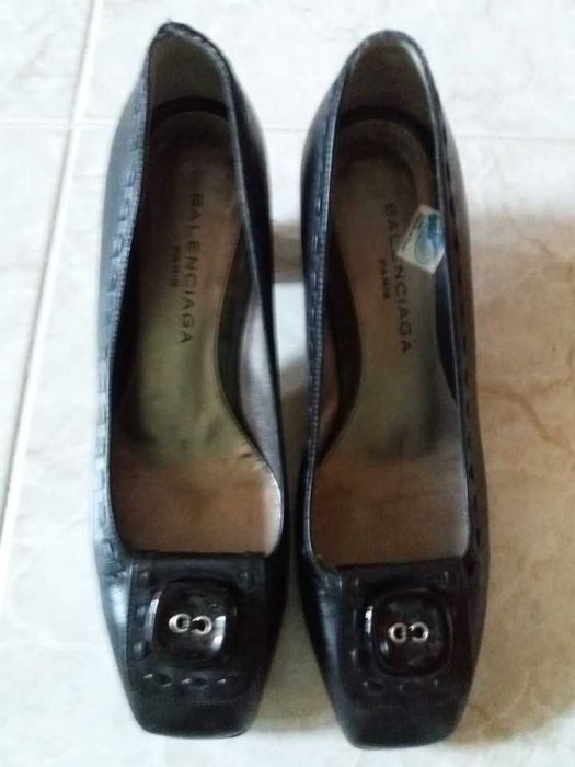 Vende-se Sapatos de Senhora