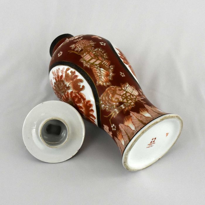 Pote com tampa Porcelana da China, dourado e “rouge de fer” circa 1960