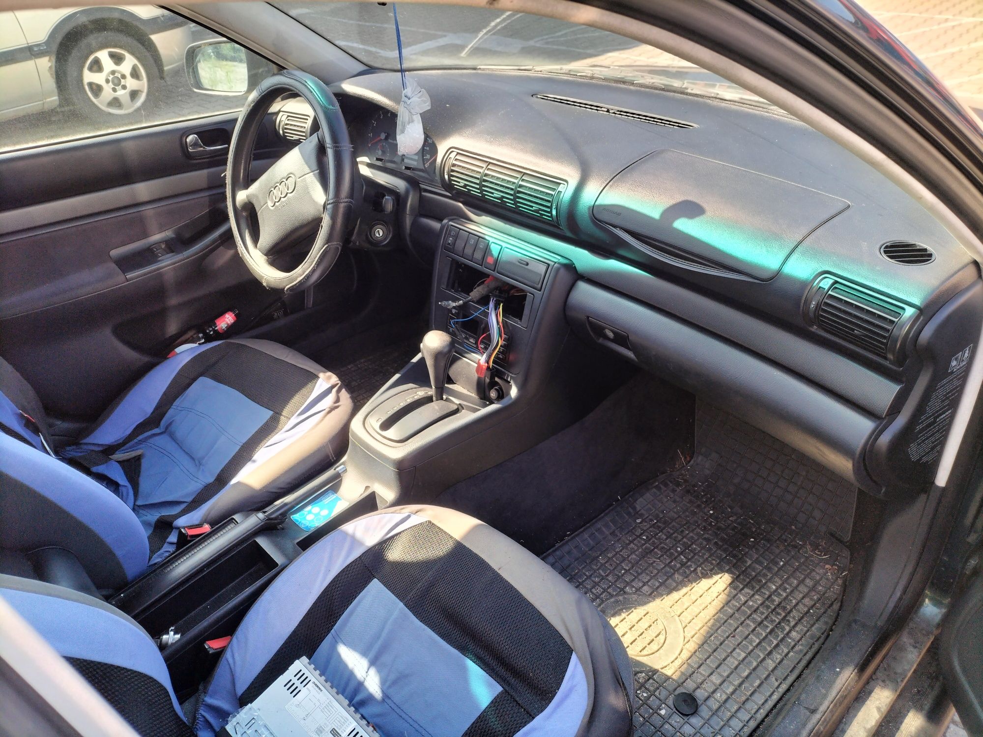 Sprzedam Audi A4 1.8b