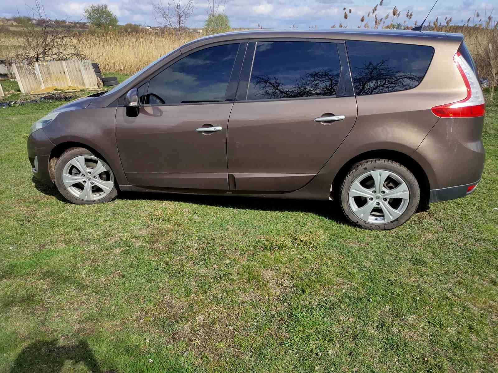 Продам Renault Grand Scenic