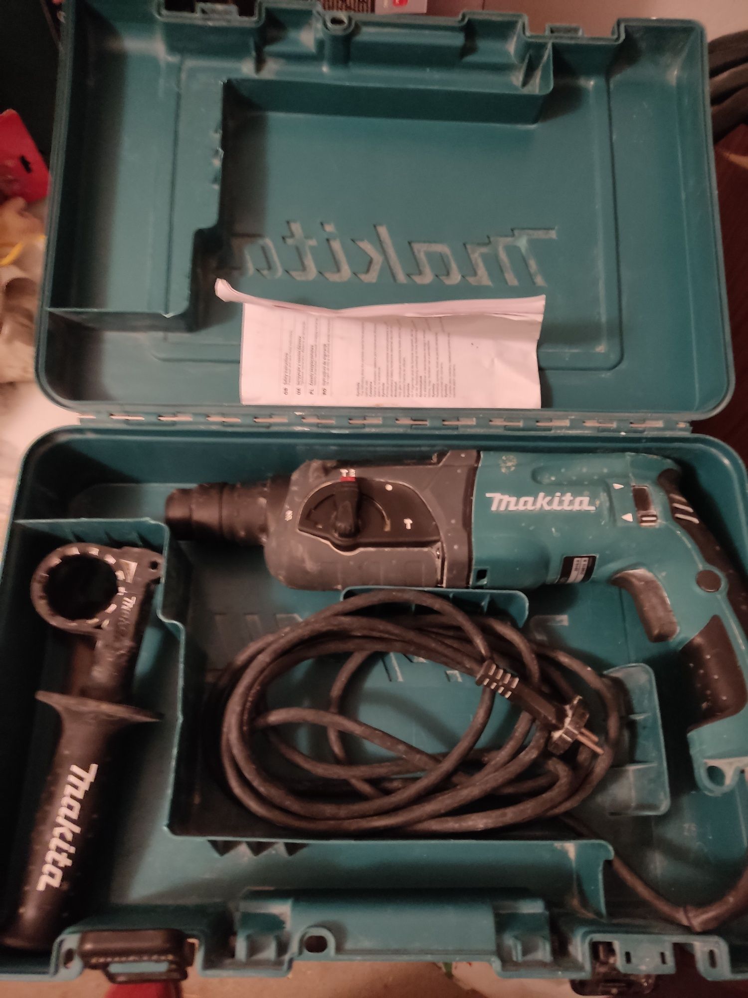 Makita młotowiartarka HR2470