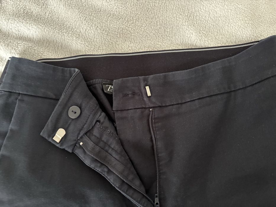 Granatowe spodnie garniturowe Zara rozmiar M