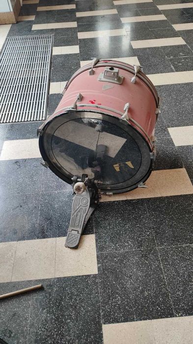 Bateria Acústica REMO completa com banco e 3 pratos.