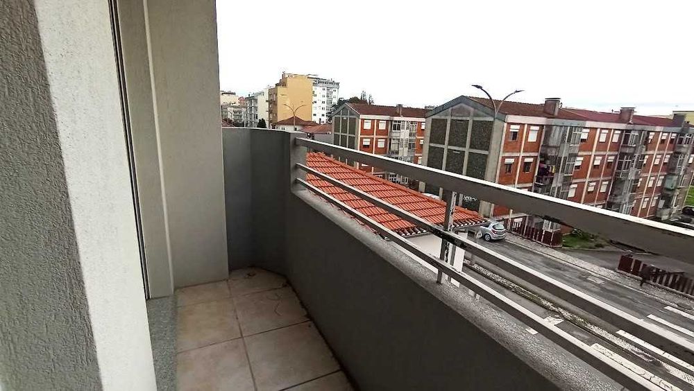 Apartamento T3 com Vista Deslumbrante — São João da Madeira