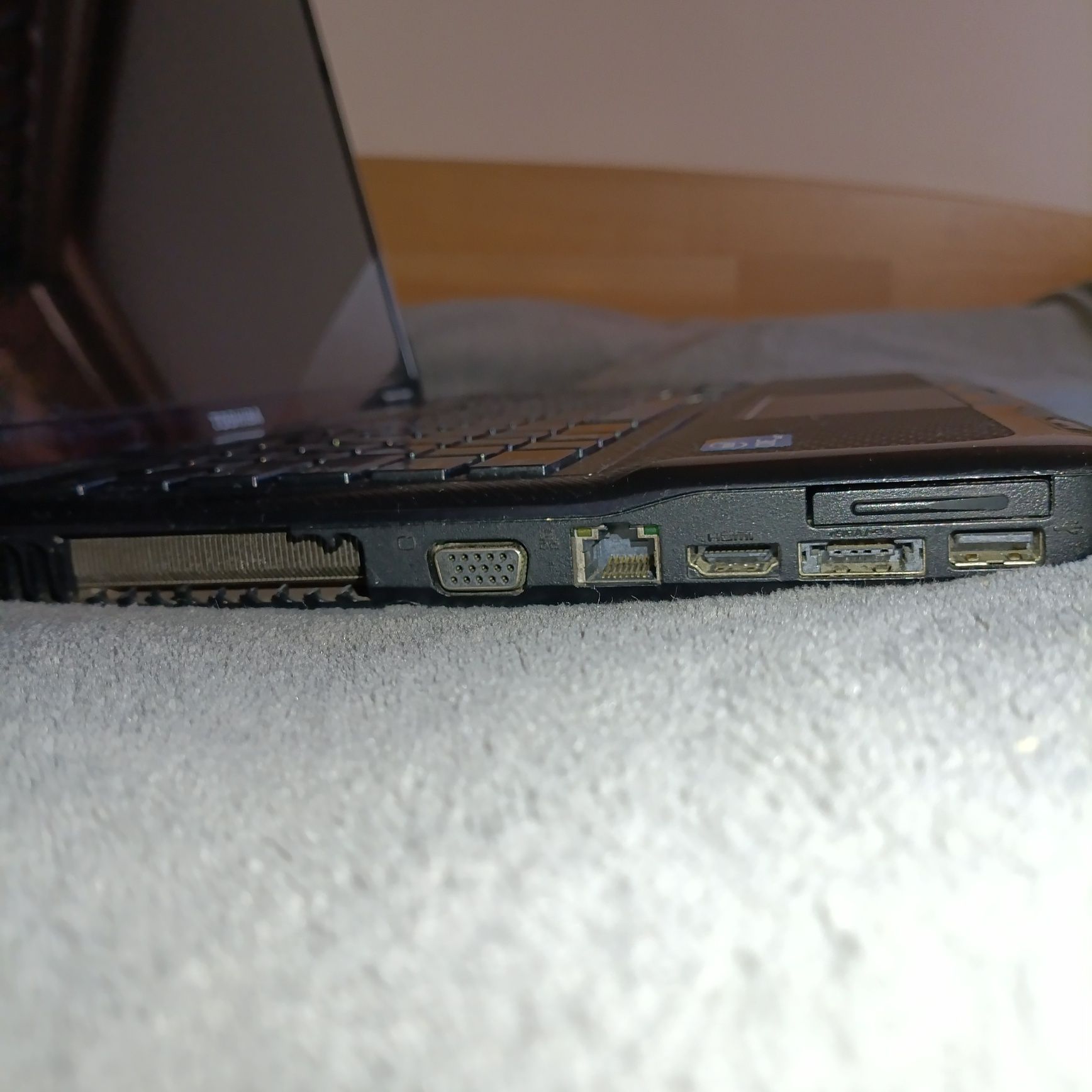Ноутбук Toshiba Satellite a660 12e