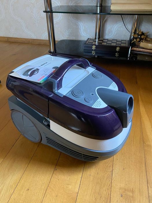 Пилосос Bosch 1700w, для сухого та вологого прибирання
