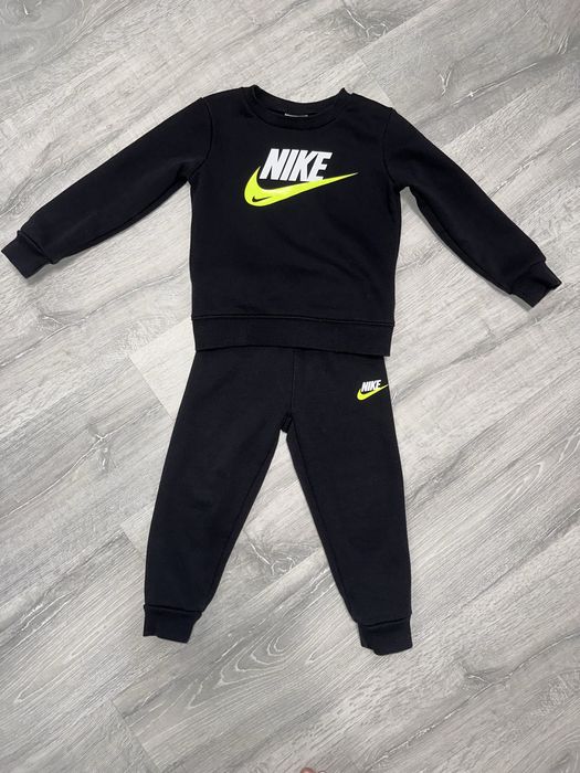 Спортивный костюм Nike, 2-3года