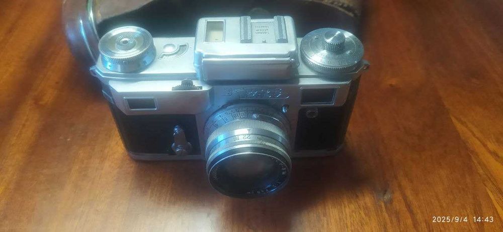 ТЕРМІНОВО Продам фотоапарат плівковий "Київ" Юпитер - 8М (СРСР)
