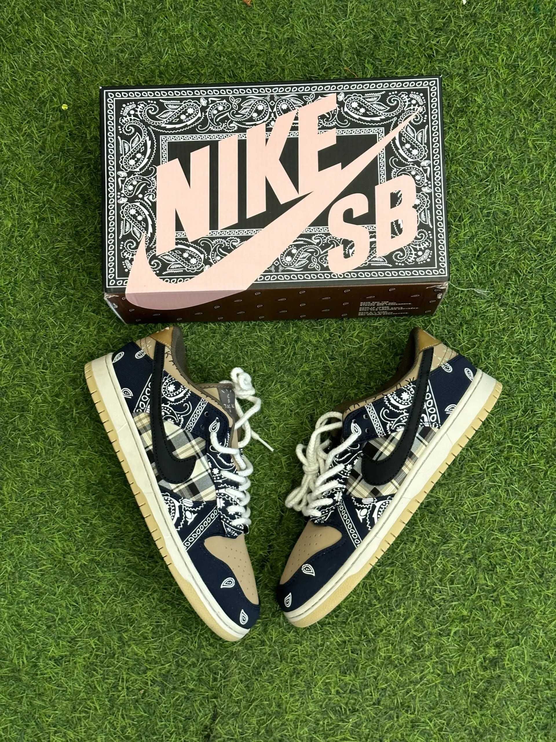 Продам чоловічі кросівки Nike Dunk Cactus Jack