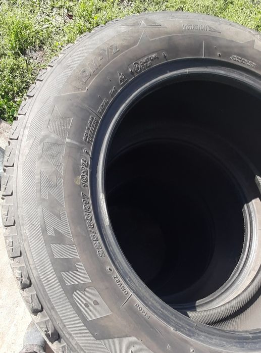 Продам комплект шин r17