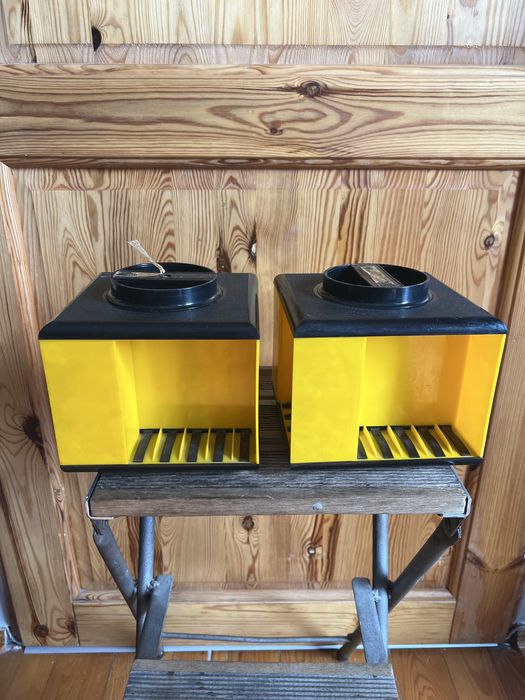Sprzedam obrotowe box’y stojaki na kasety z lat 70. Vintage